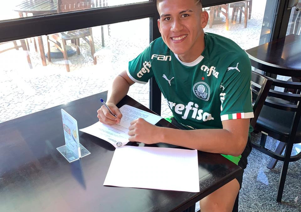 LEONARDO ZABALA FIRMÓ CONTRATO PROFESIONAL CON EL PALMEIRAS