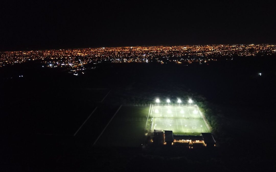 ESPECTACULAR LUMINARIA EN EL CAR